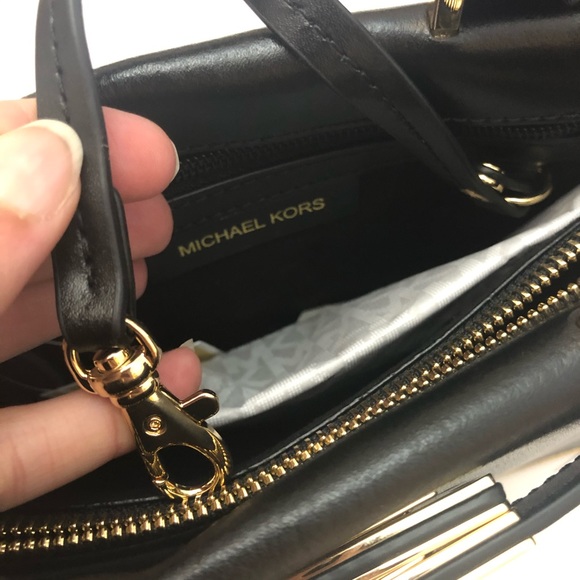 SOLD Micheal Micheal Kors Tatiana Leather Satchel - Picture 6 of 8